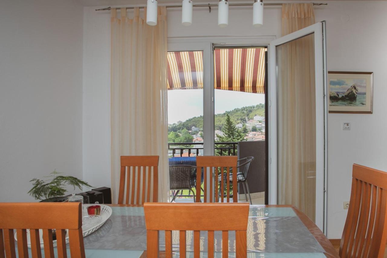 Comfort Sea View Apartment Dugi Rat Kültér fotó