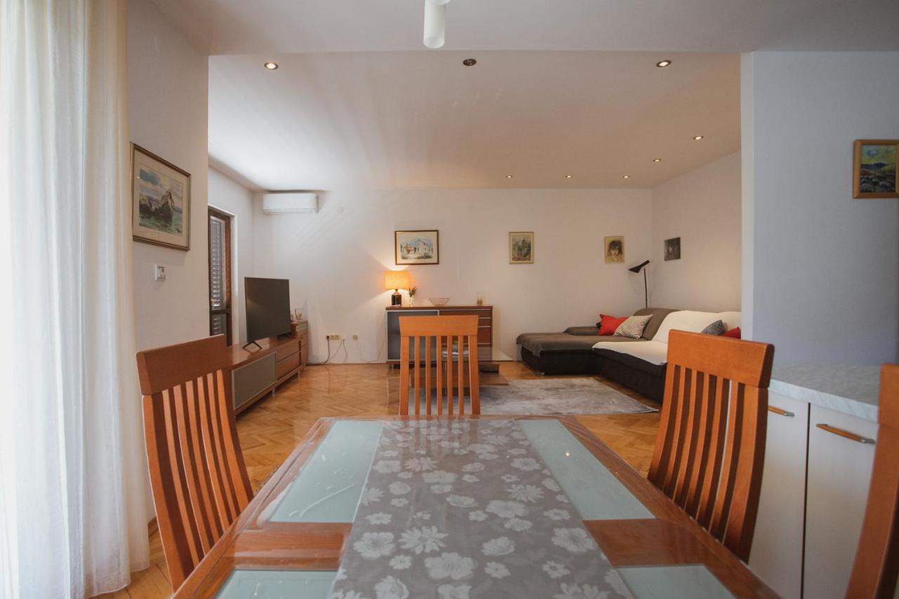 Comfort Sea View Apartment Dugi Rat Kültér fotó