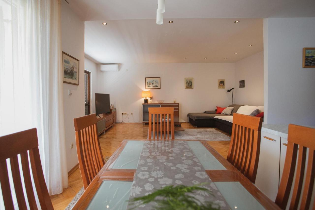Comfort Sea View Apartment Dugi Rat Kültér fotó