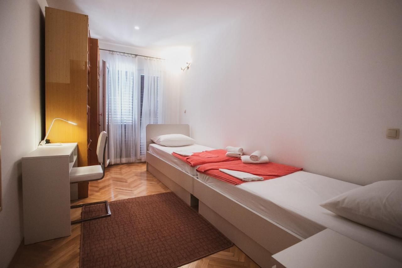 Comfort Sea View Apartment Dugi Rat Kültér fotó