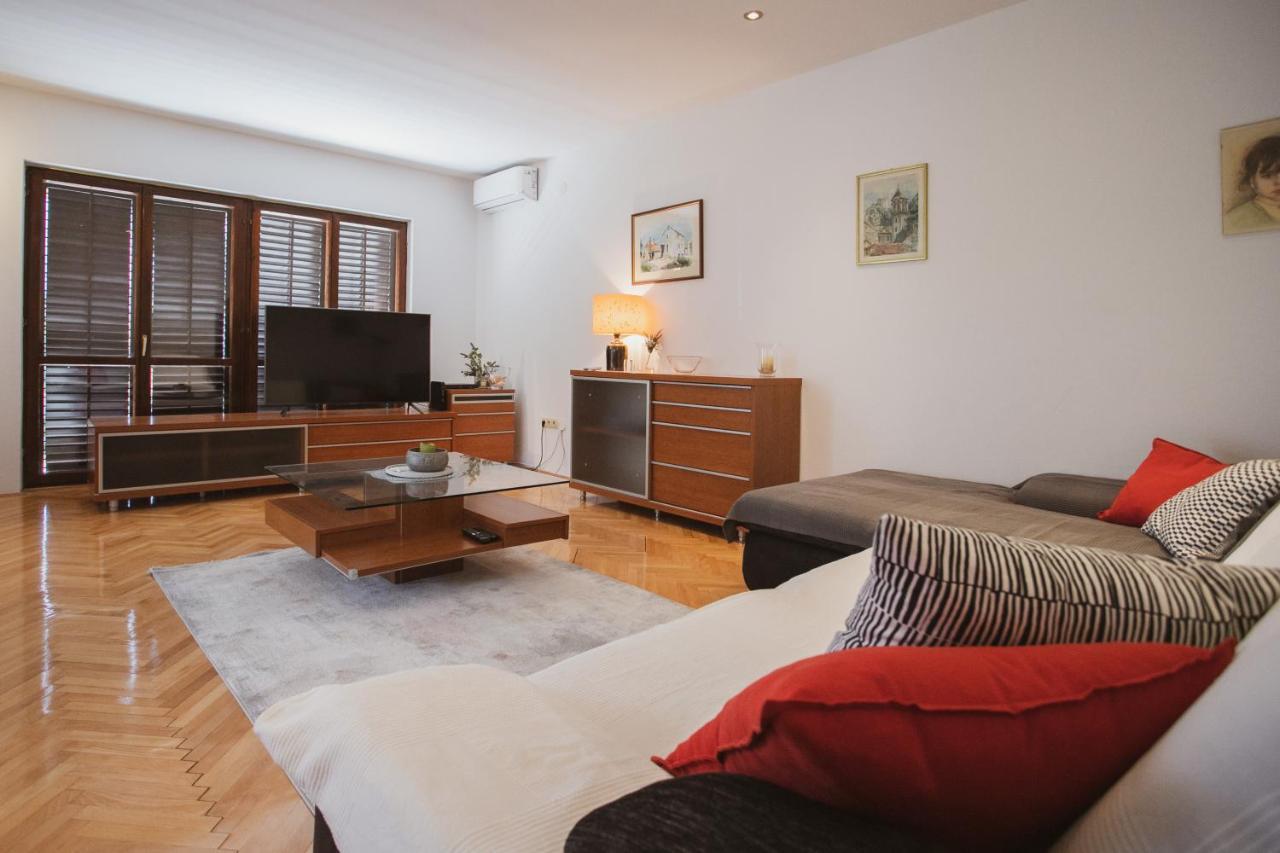 Comfort Sea View Apartment Dugi Rat Kültér fotó