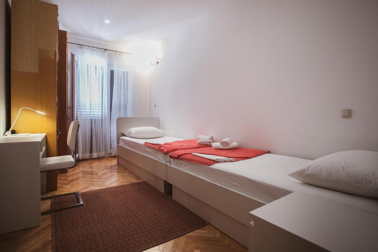 Comfort Sea View Apartment Dugi Rat Kültér fotó