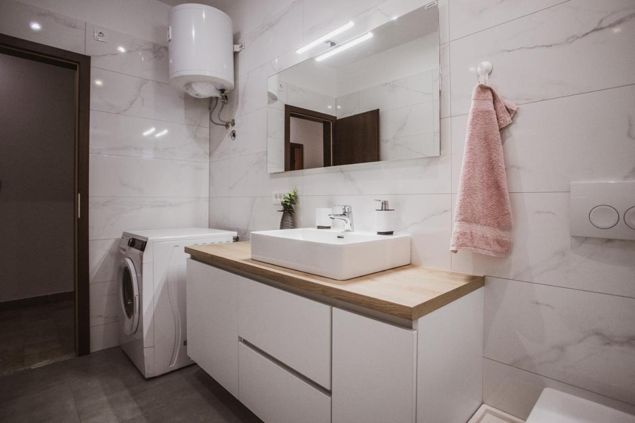 Comfort Sea View Apartment Dugi Rat Kültér fotó